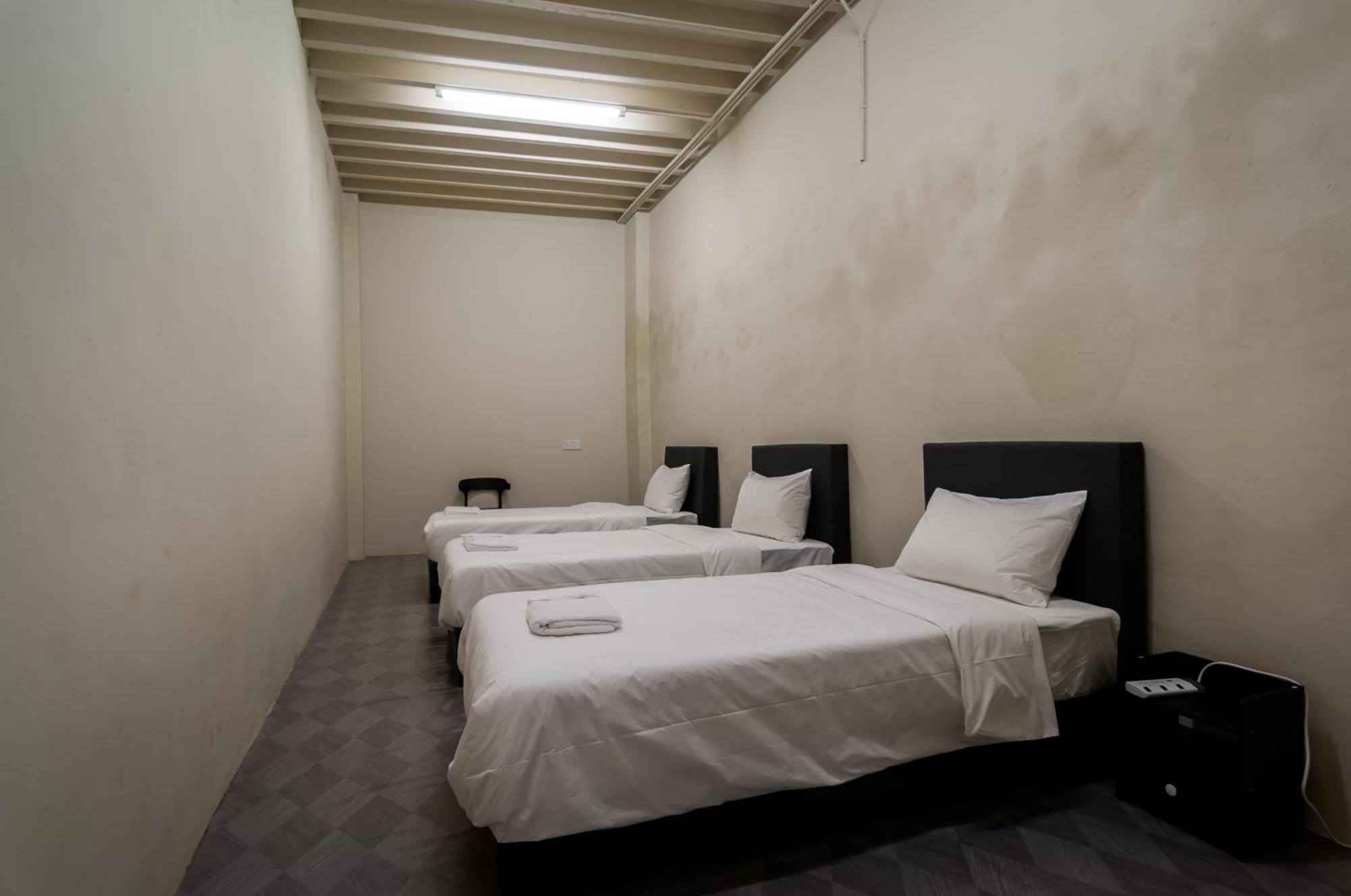 Aayu Beach St George Town Penang Екстериор снимка